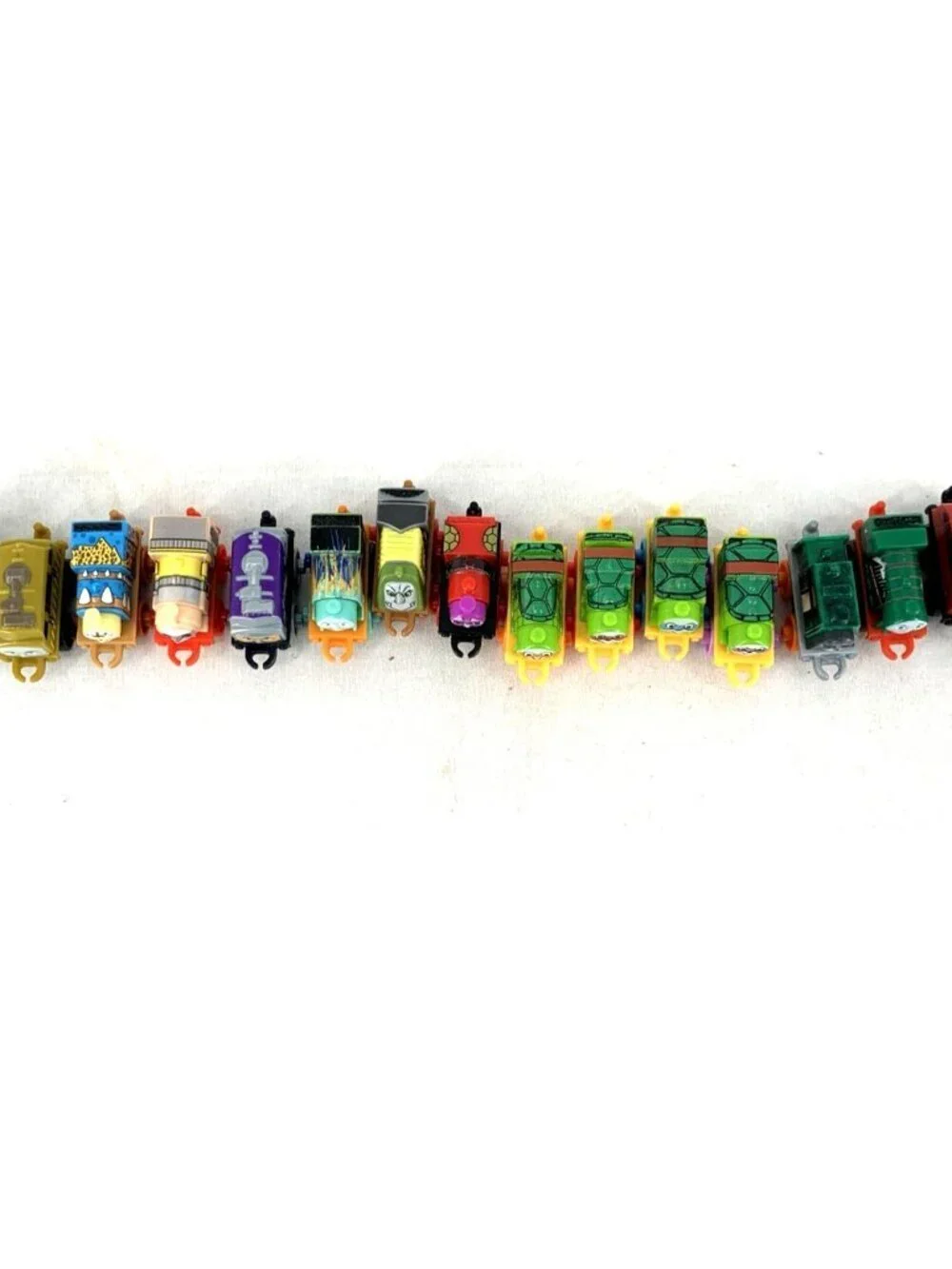 Micro Mini Trains Ninja Turtles Assorted 2012 Plastic Lot of 16